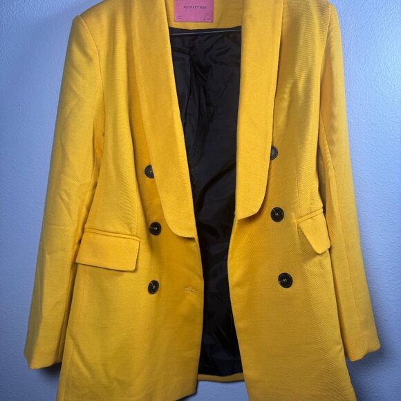 Vibrant Yellow Blazer - Picture 2 of 3